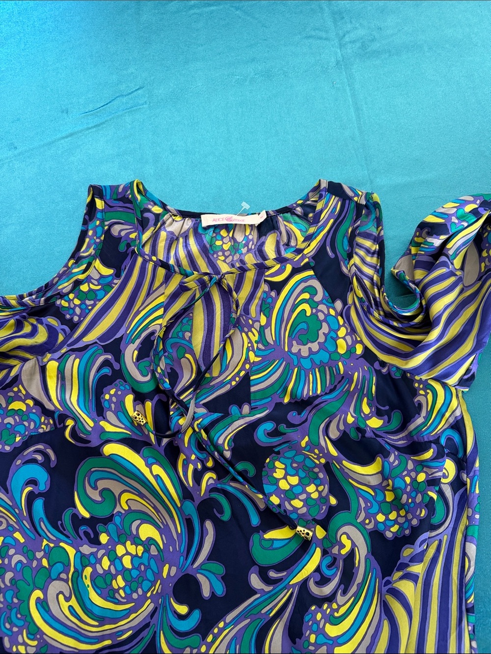 Alice + Olivia Navy silk  Multicolor Swirl Cold-Shoulder Long Sleeve Dress - Picture 2 of 4